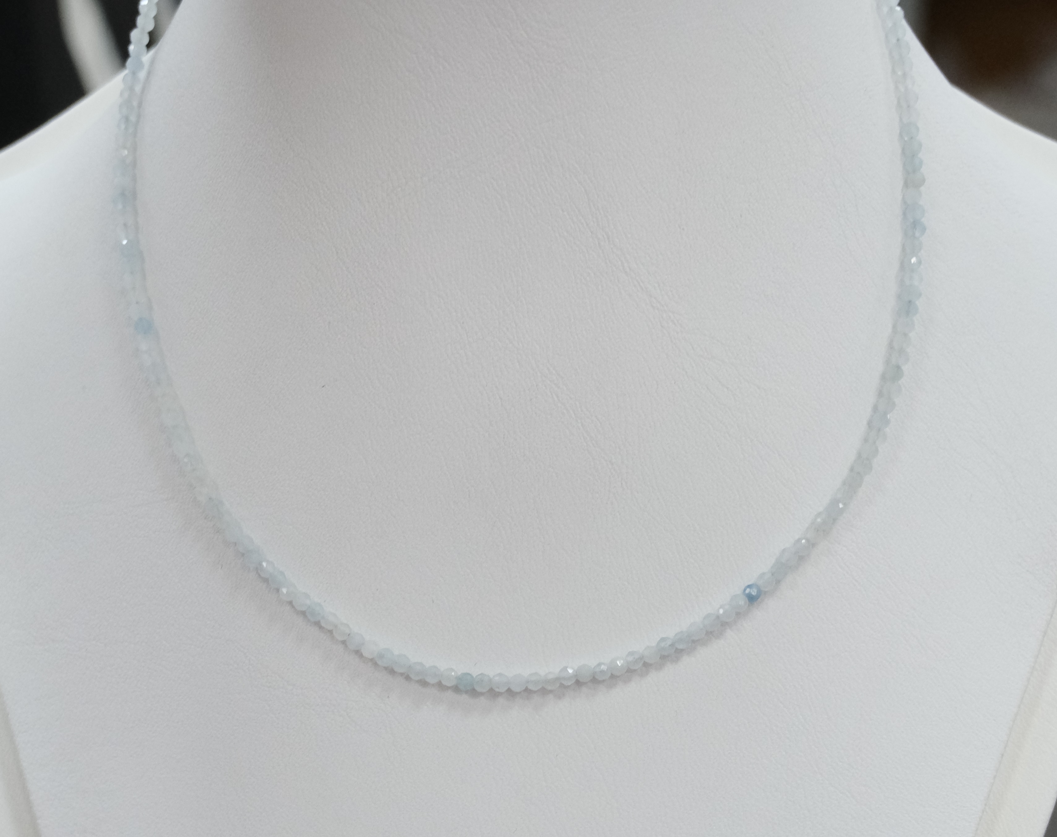 Бусы из аквамарина